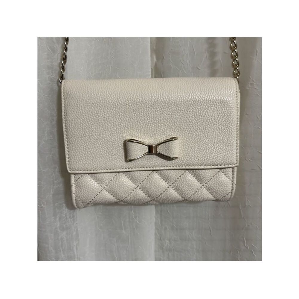 F21 Ivory Gold Tone Chain Strap Faux Leather Quilted Mini Crossbody Bag Purse